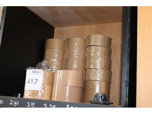 Twintig rollen tape in diverse uitvoeringen. - afbeelding 1 van  1