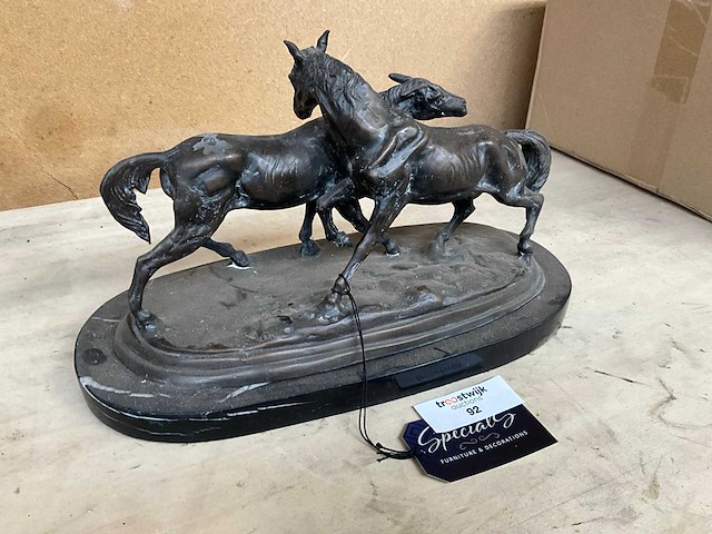 Two horses decoratief beeld - afbeelding 2 van  3