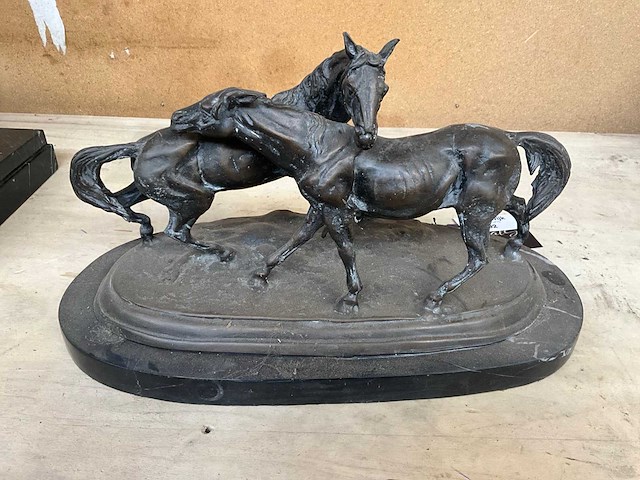 Two horses decoratief beeld - afbeelding 3 van  3