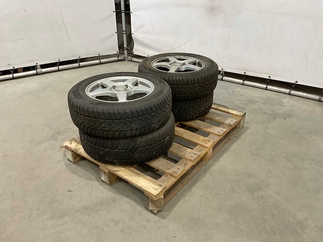 Tyfoon - eurosnow - autoband 195/65 (4x) - afbeelding 1 van  6