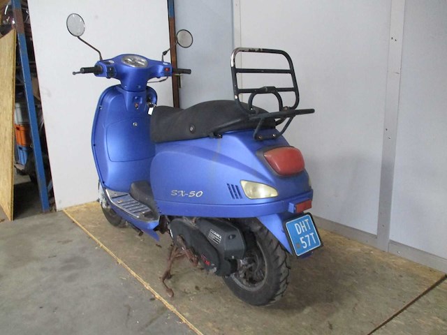 Tym - snorscooter - sx-50 sport riva ry50qt-16 - scooter - afbeelding 2 van  11