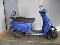 Tym - snorscooter - sx-50 sport riva ry50qt-16 - scooter - afbeelding 8 van  11