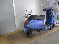 Tym - snorscooter - sx-50 sport riva ry50qt-16 - scooter - afbeelding 9 van  11