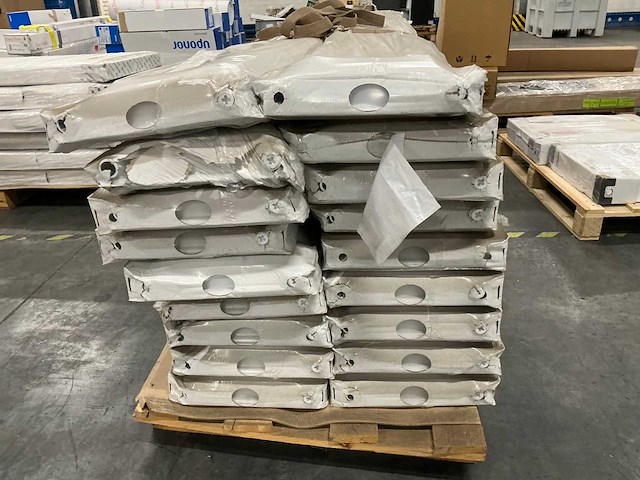 Type 11 radiatoren 300x3000mm (18x) - afbeelding 4 van  4