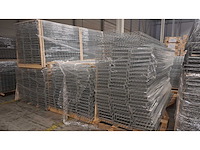 Type 3 partij thermisch verzinkte draadkabelgoten 300x31x5,5cm (1086x) - afbeelding 1 van  5