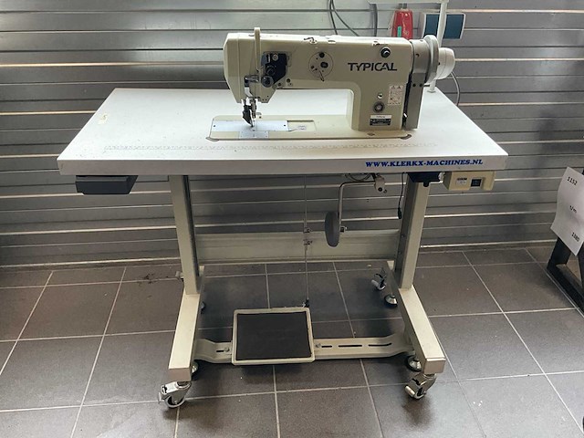 Typical gc20616 lockstitch naaimachine v.v. hohsing g60-1-00-220 servomotor - afbeelding 1 van  8