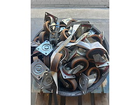 Tyre, wheel and rim- oranje wielen 100mm (84x) - afbeelding 1 van  1