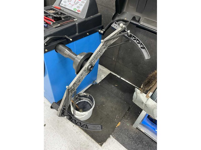 Tyreon gwb-t449 balanceermachine - afbeelding 4 van  7