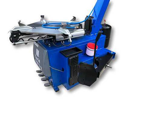 Tyreon tc24as heavy-duty banden demonteermachine met kantelende kolom en dubbele airbooster in de spanklauwen - afbeelding 5 van  29