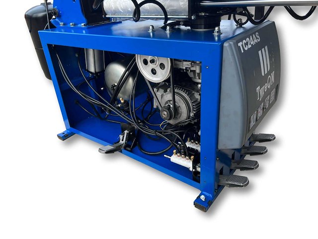 Tyreon tc24as heavy-duty banden demonteermachine met kantelende kolom en dubbele airbooster in de spanklauwen - afbeelding 11 van  20