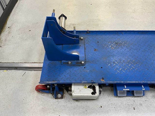 Tyreon tsc300 hydraulische schaarheftafel - 300 kg - afbeelding 11 van  14