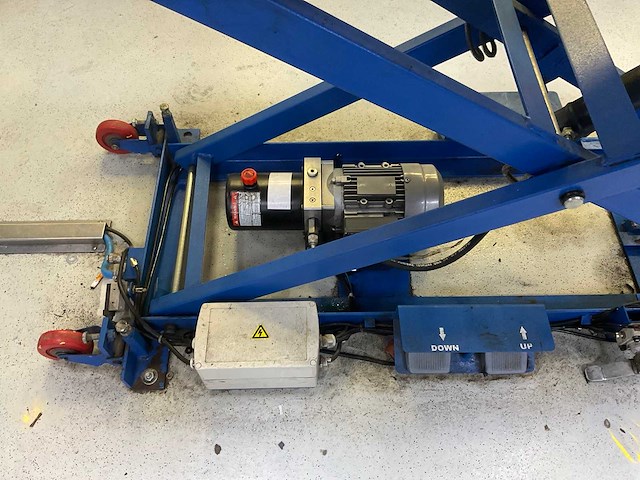 Tyreon tsc300 hydraulische schaarheftafel - 300 kg - afbeelding 15 van  15