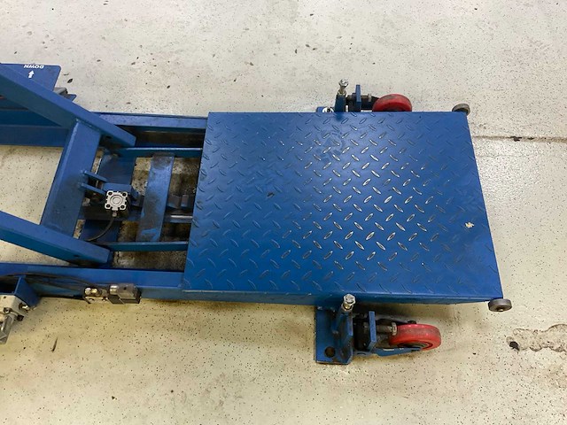 Tyreon tsc300 hydraulische schaarheftafel - 300 kg - afbeelding 12 van  14