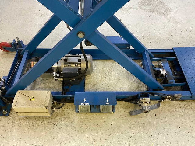 Tyreon tsc300 hydraulische schaarheftafel - 300 kg - afbeelding 13 van  14