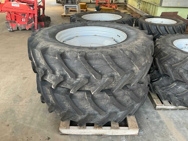 Tyres, wheels and rims (2x) - afbeelding 2 van  5