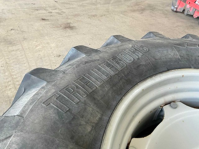 Tyres, wheels and rims (2x) - afbeelding 1 van  1