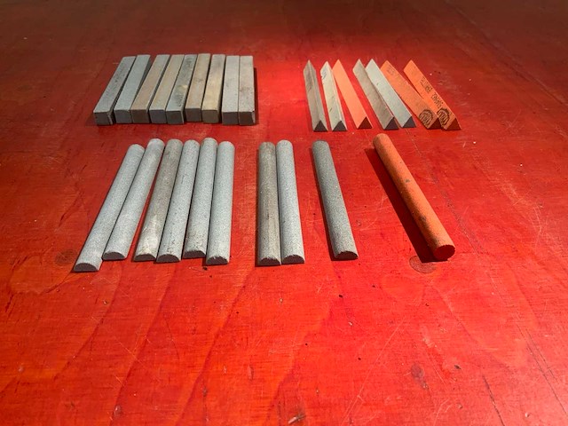 Tyrolit slijpsteentjes(olie/wetsteen) (26x) - afbeelding 2 van  6