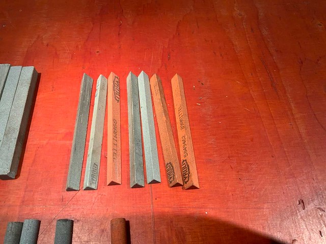 Tyrolit slijpsteentjes(olie/wetsteen) (26x) - afbeelding 3 van  6