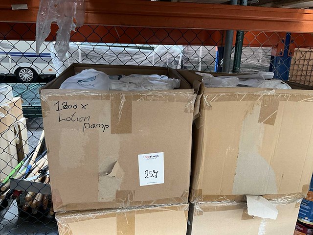 U clean ucl004 lotionpomp (1200x) - afbeelding 4 van  5