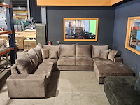 U-hoekbank, dgb, 2025