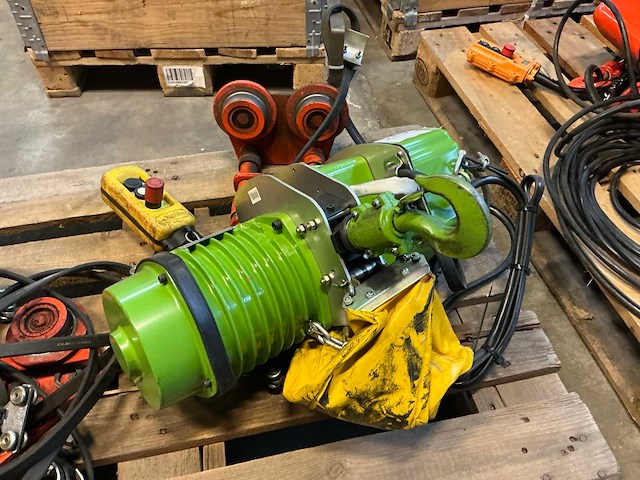 U-mega uhd-110 elektrische kettingtakel - afbeelding 1 van  7