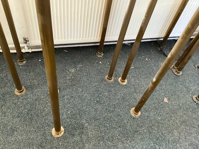 U vormig messing drankenrek met glazenhouders - afbeelding 9 van  10