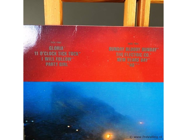 U2 under a blood red sky - afbeelding 4 van  6