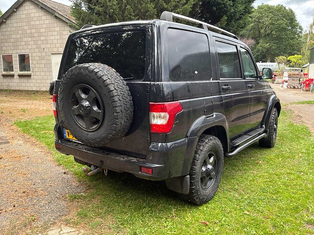 Uaz patriot bedrijfswagen - afbeelding 40 van  44
