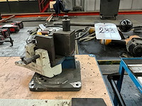 Ub-1 profielbuigapparaat - afbeelding 1 van  4