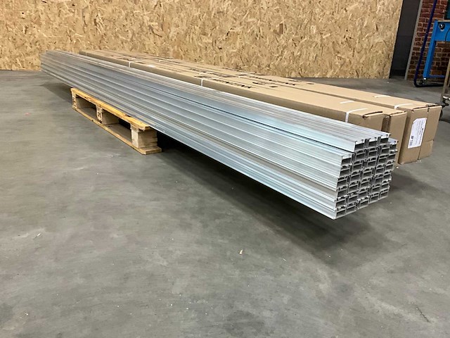 Ubbink montagerail aluminium 3300mm (33x) - afbeelding 2 van  5