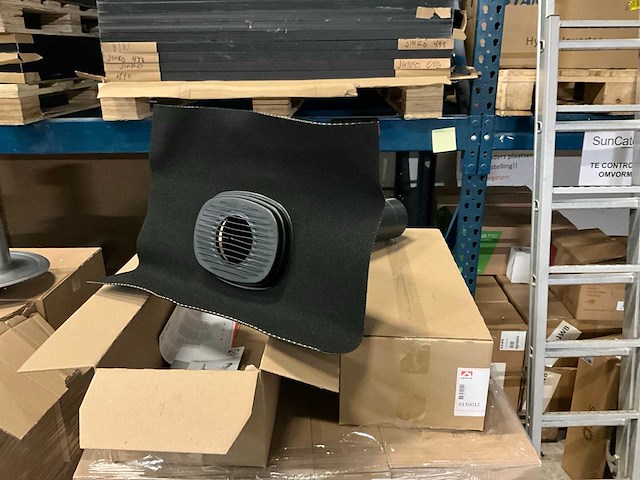 Ubbink rioolontl.pan ub-r1-110 zwart (0130012 dakdoorvoer (18x) - afbeelding 1 van  1