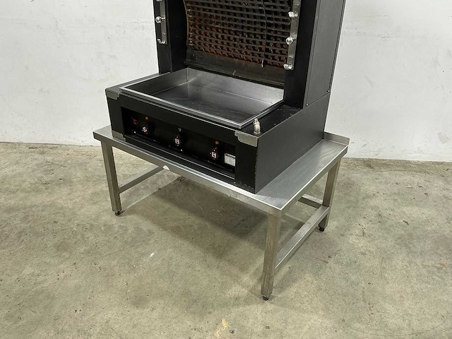 Ubert - ff 24e - rotisserie - afbeelding 2 van  9