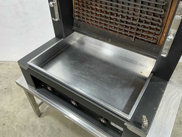 Ubert - ff 24e - rotisserie - afbeelding 4 van  9