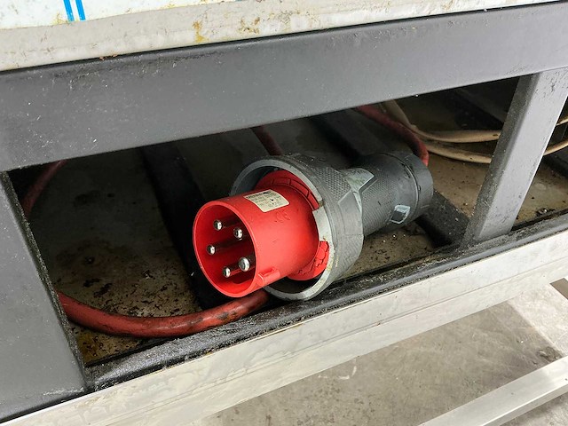 Ubert - ff 24e - rotisserie - afbeelding 7 van  9