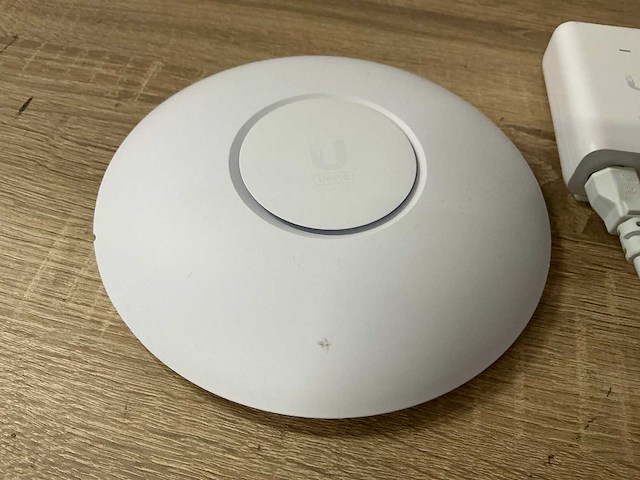 Ubiquiti u6 pro acces point - afbeelding 2 van  4
