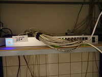 Ubiquiti unifi - us-24 - switch - afbeelding 1 van  1