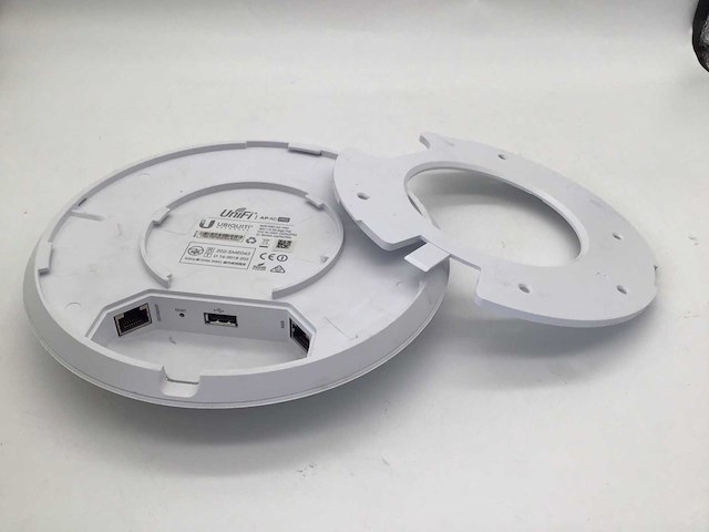 Ubiquiti unifi ap uac-ac-pro acces point - afbeelding 1 van  4