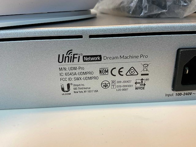 Ubiquiti unifi dream machine pro 19" switch en access points - afbeelding 5 van  12