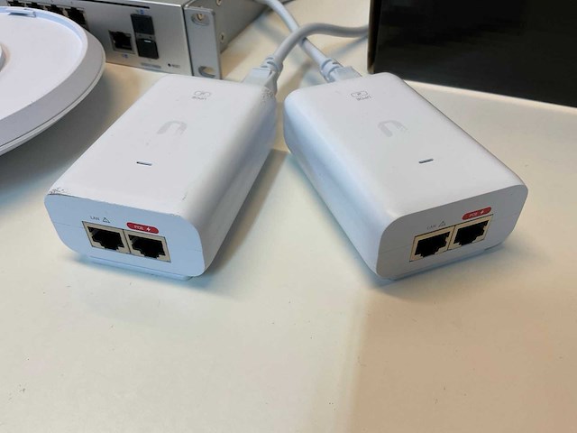 Ubiquiti unifi dream machine pro 19" switch en access points - afbeelding 8 van  12