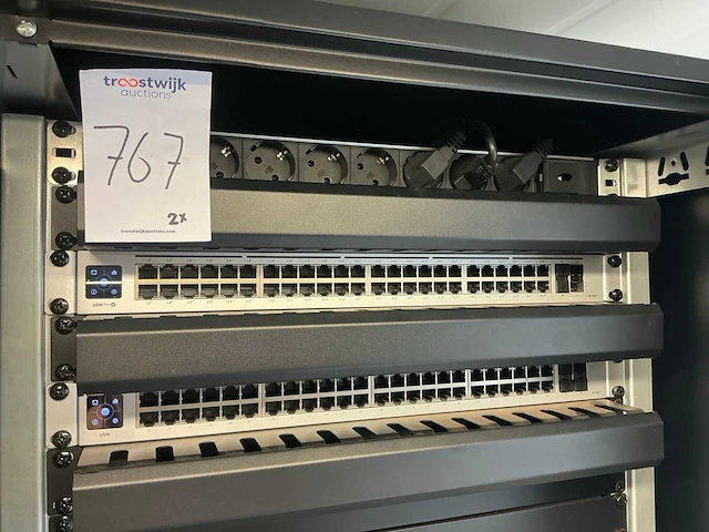 Ubiquiti usw pro 48 poe switch - afbeelding 1 van  5