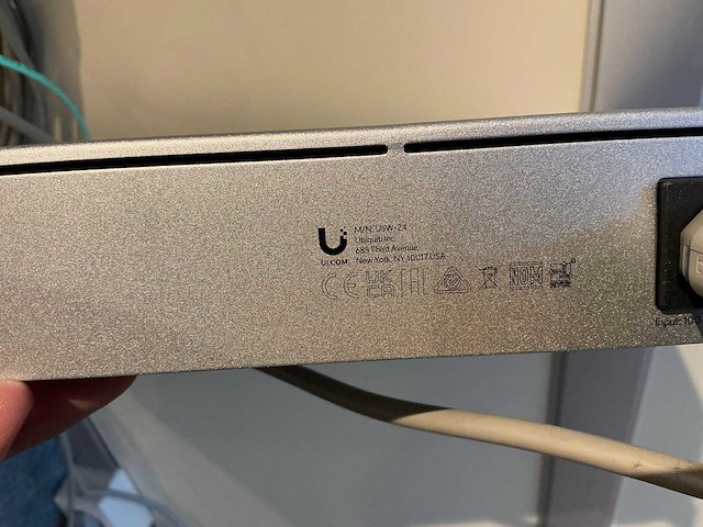 Ubiquity ulcom usw-24 2510v switch 24poorts 19” - afbeelding 2 van  5
