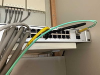 Ubiquity ulcom usw-24 2510v switch 24poorts 19” - afbeelding 3 van  3