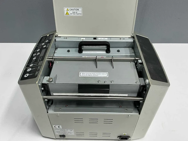 Uchida - bc-10 - business card cutter - afbeelding 9 van  12
