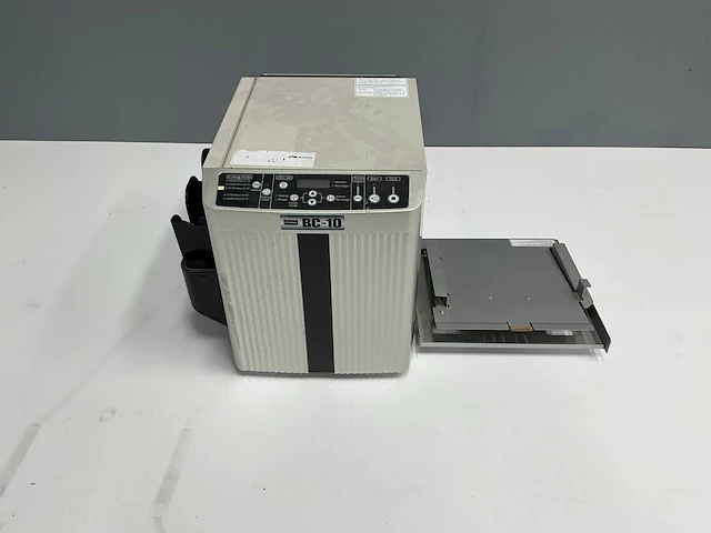 Uchida - bc-10 - business card cutter - afbeelding 4 van  12
