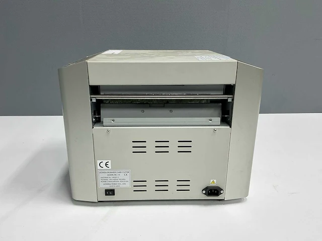 Uchida - bc-10 - business card cutter - afbeelding 12 van  12