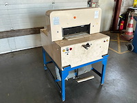 Uchida 48 papiersnijmachine - afbeelding 2 van  5
