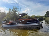 Uf equipment - 2026 - 25 foot luxe pontonboot met yamaha 100pk 2026 en gekeurde trailer 2026 - afbeelding 13 van  26