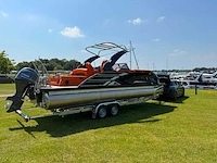 Uf equipment - 2026 - 25 foot luxe pontonboot met yamaha 100pk 2026 en gekeurde trailer 2026 - afbeelding 16 van  26