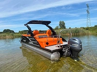 Uf equipment - 2026 - 25 foot luxe pontonboot met yamaha 100pk 2026 en gekeurde trailer 2026 - afbeelding 20 van  26