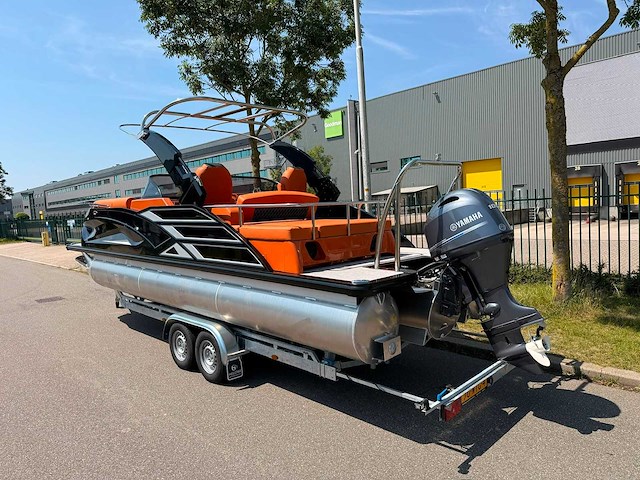 Uf equipment - 2026 - 25 foot luxe pontonboot - afbeelding 10 van  26